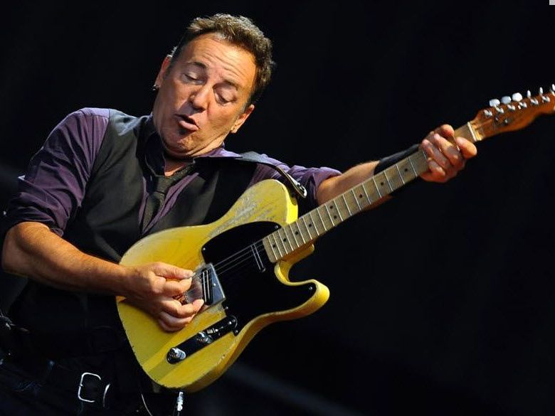 Bruce Springsteen ließ die Fans in Wien singen und tanzen. Bruce Springsteen ließ die Fans in Wien singen und tanzen.