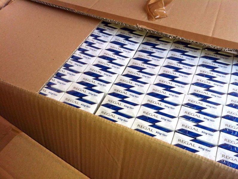 28.000 Stangen Zigaretten aus illegaler Produktion gehen jetzt in Rauch auf 28.000 Stangen Zigaretten aus illegaler Produktion gehen jetzt in Rauch auf