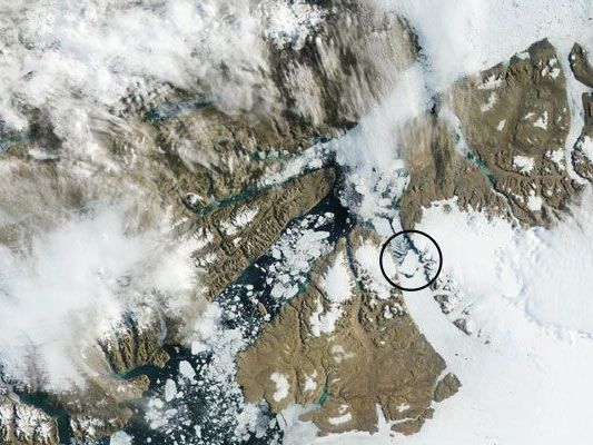 Abgelöster Berg doppelt so groß wie Manhattan. Abgelöster Berg doppelt so groß wie Manhattan.