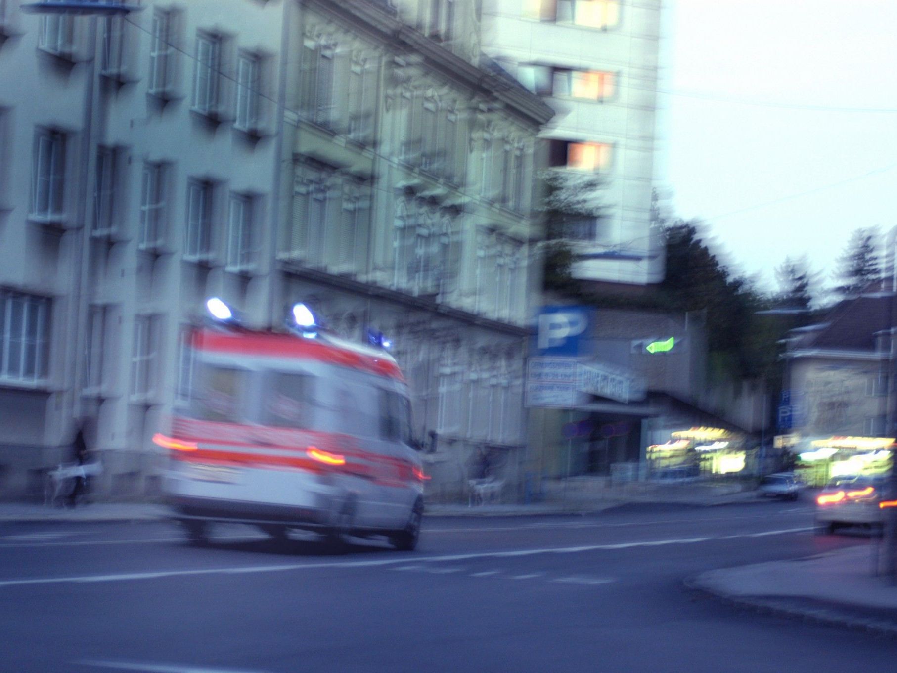 Eine Radfahrerin wurde bei einem Unfall in Wien-Alsergrund verletzt. Eine Radfahrerin wurde bei einem Unfall in Wien-Alsergrund verletzt.