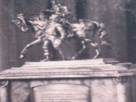 Bronzestatue aus dem Hotel Sacher ist wieder aufgetaucht Bronzestatue aus dem Hotel Sacher ist wieder aufgetaucht