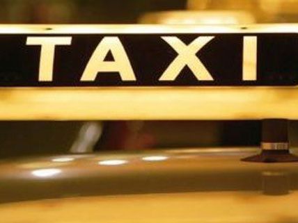 Taxler erleben so manche Geschichten mit ihren Fahrgästen - nicht nur nachts. Taxler erleben so manche Geschichten mit ihren Fahrgästen - nicht nur nachts.