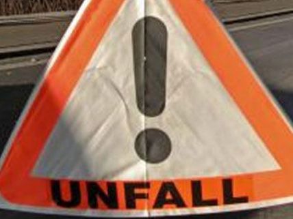 Ein 53-Jähriger wurde bei dem unfall auf der A 21 am Mittwoch verletzt. Ein 53-Jähriger wurde bei dem unfall auf der A 21 am Mittwoch verletzt.