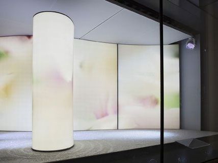 Astrid Bechtolds Kunst im Schaufenster von Swarovski in Wien. Astrid Bechtolds Kunst im Schaufenster von Swarovski in Wien.
