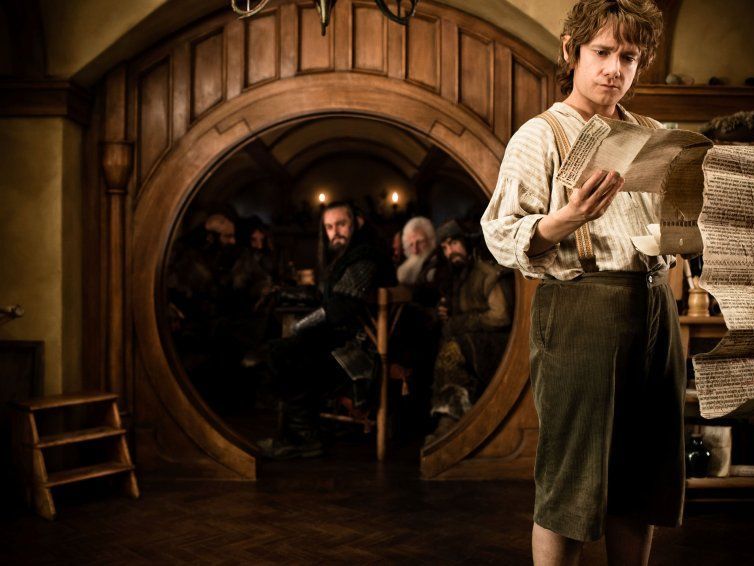 Im Mittelpunkt der Fantasy-Geschichte steht der Hobbit Bilbo Beutlin. Im Mittelpunkt der Fantasy-Geschichte steht der Hobbit Bilbo Beutlin.