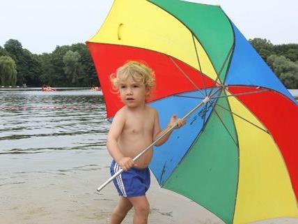 Am Wochenende sollte man die Badehose mit dem Regenschirm tauschen.