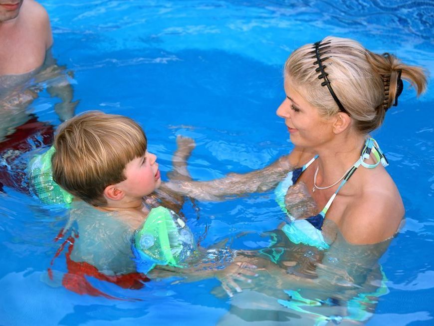 Auf laendlefirma.at können Sie Ihr Lieblings-Schwimmbad bewerten Auf laendlefirma.at können Sie Ihr Lieblings-Schwimmbad bewerten
