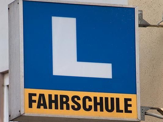 Wurde in einer Fahrschule in Ottakring bei einer Prüfung geschummelt?