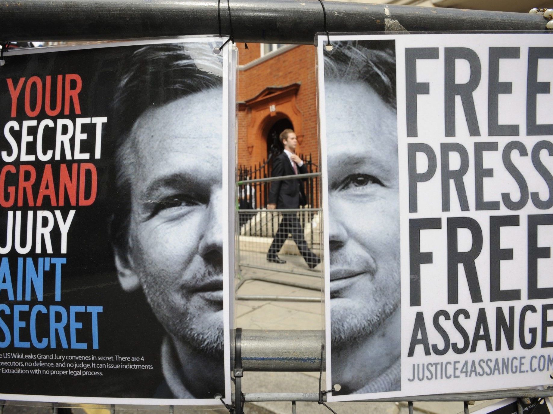 Wikileaks: Erste aufsehenerregende Veröffentlichungen im April 2010. Wikileaks: Erste aufsehenerregende Veröffentlichungen im April 2010.