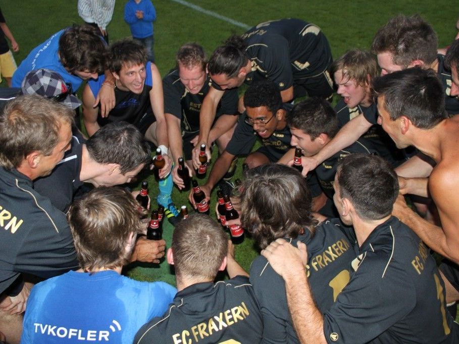 Der FC Fraxern hatte mal wieder jeden Grund zu feiern. 8:0 im Hobbyliga-Spiel gegen Viktorsberg. Der FC Fraxern hatte mal wieder jeden Grund zu feiern. 8:0 im Hobbyliga-Spiel gegen Viktorsberg.