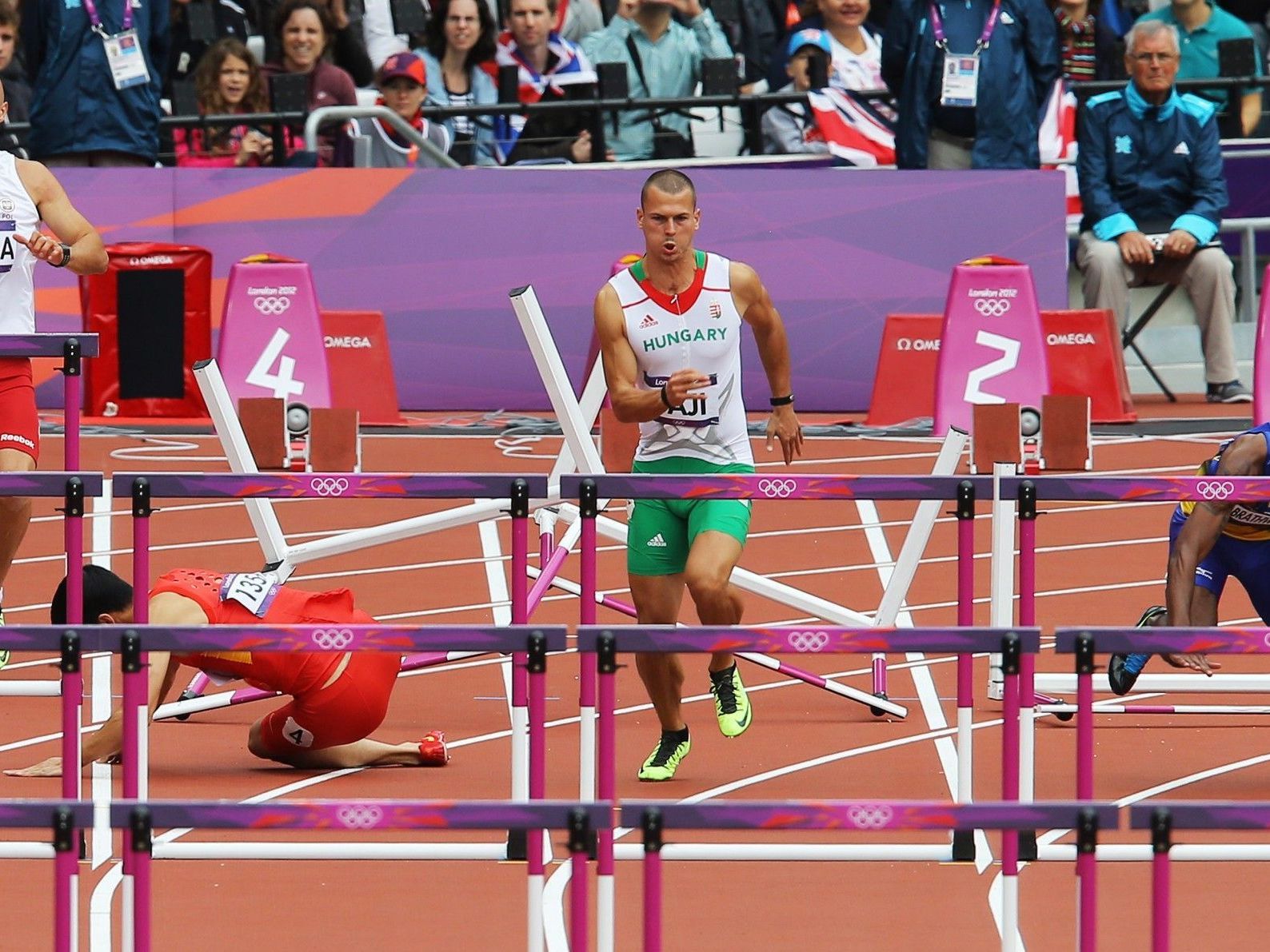 Olympiasieger von 2004, Liu Xiang, scheitert wie 2008 in Peking auch 2012 in London schon im Vorlauf. Olympiasieger von 2004, Liu Xiang, scheitert wie 2008 in Peking auch 2012 in London schon im Vorlauf.