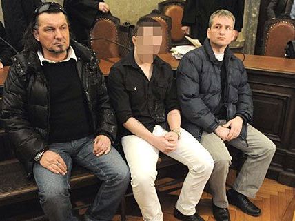 Der 20-Jährige wurde bereits wegen dem Mord an seinem Nebenbuhler verhaftet Der 20-Jährige wurde bereits wegen dem Mord an seinem Nebenbuhler verhaftet