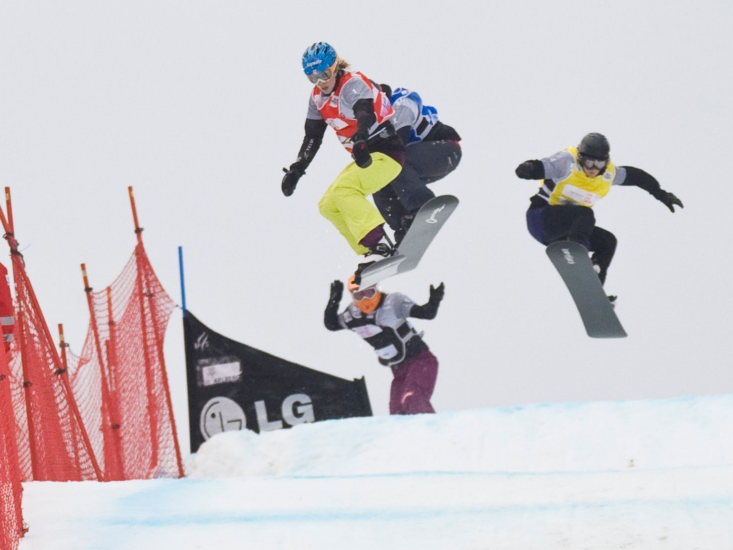 Freude bei den Sportlern - SBX-Weltcup in Schruns gesichert. Freude bei den Sportlern - SBX-Weltcup in Schruns gesichert.
