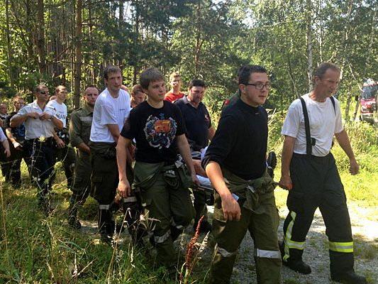 40 Mann schwärmten in Neunkirchen aus, um die Schwammerlsucher zu finden