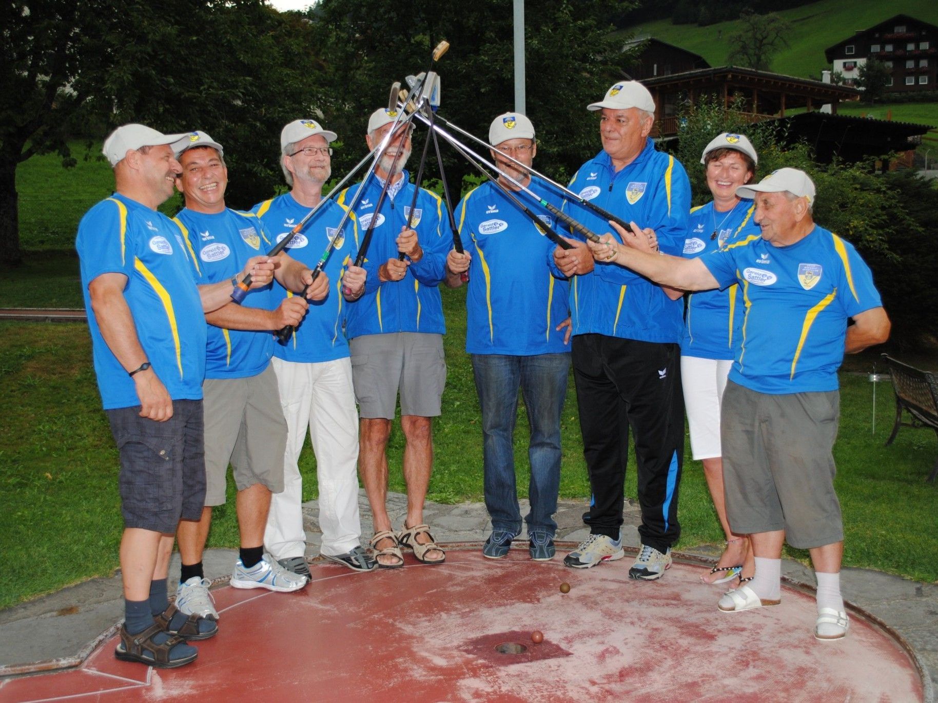 Die Mitglieder des UMSC Schruns pflegen die Kameradschaft  mit viel Einsatz Die Mitglieder des UMSC Schruns pflegen die Kameradschaft  mit viel Einsatz