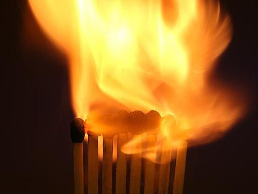 Ein Brandstifter-Trio trieb monatelang sein Unwesen in Wien Ein Brandstifter-Trio trieb monatelang sein Unwesen in Wien