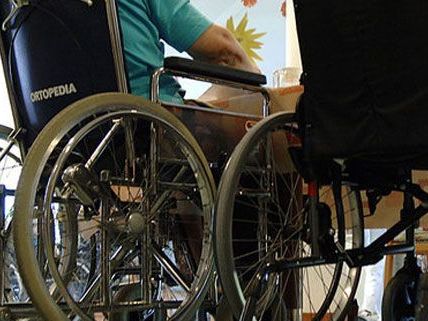 Personen mit Behinderung erhalten Unterstützung bei der Suche am Arbeitsmarkt. Personen mit Behinderung erhalten Unterstützung bei der Suche am Arbeitsmarkt.
