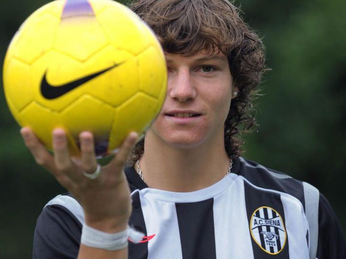 Marcel Büchel ist beim AC Siena unter Vertrag Marcel Büchel ist beim AC Siena unter Vertrag