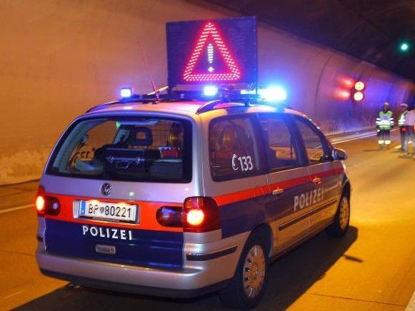 Tunnel war mehrere Stunden lang gesperrt. Tunnel war mehrere Stunden lang gesperrt.