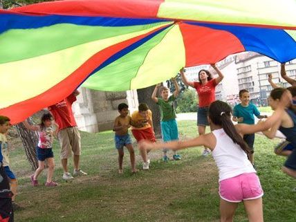 Die Wiener Parkbetreuung bietet ein breites Angebot für Kinder und Jugendliche. Die Wiener Parkbetreuung bietet ein breites Angebot für Kinder und Jugendliche.