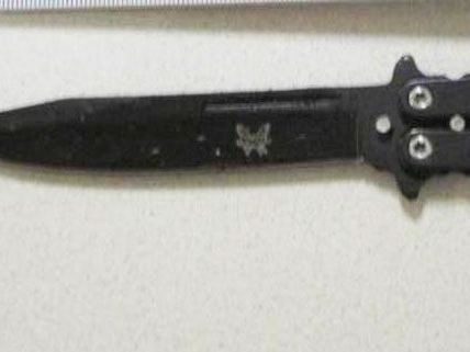 Mit diesem Messer wurde der junge Mann attackiert. Mit diesem Messer wurde der junge Mann attackiert.