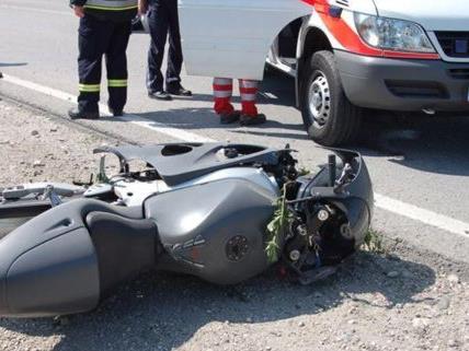 Zu zwei Unfällen kam es am Samstag. Im Bild: Das Bike des verunglückten Lenkers in Sollenau.