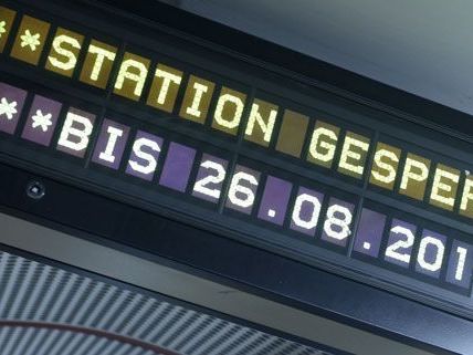 Erste Züge fahren schon wieder auf der frisch sanierten Strecke der U1 - allerdings noch ohne Fahrgäste. Erste Züge fahren schon wieder auf der frisch sanierten Strecke der U1 - allerdings noch ohne Fahrgäste.