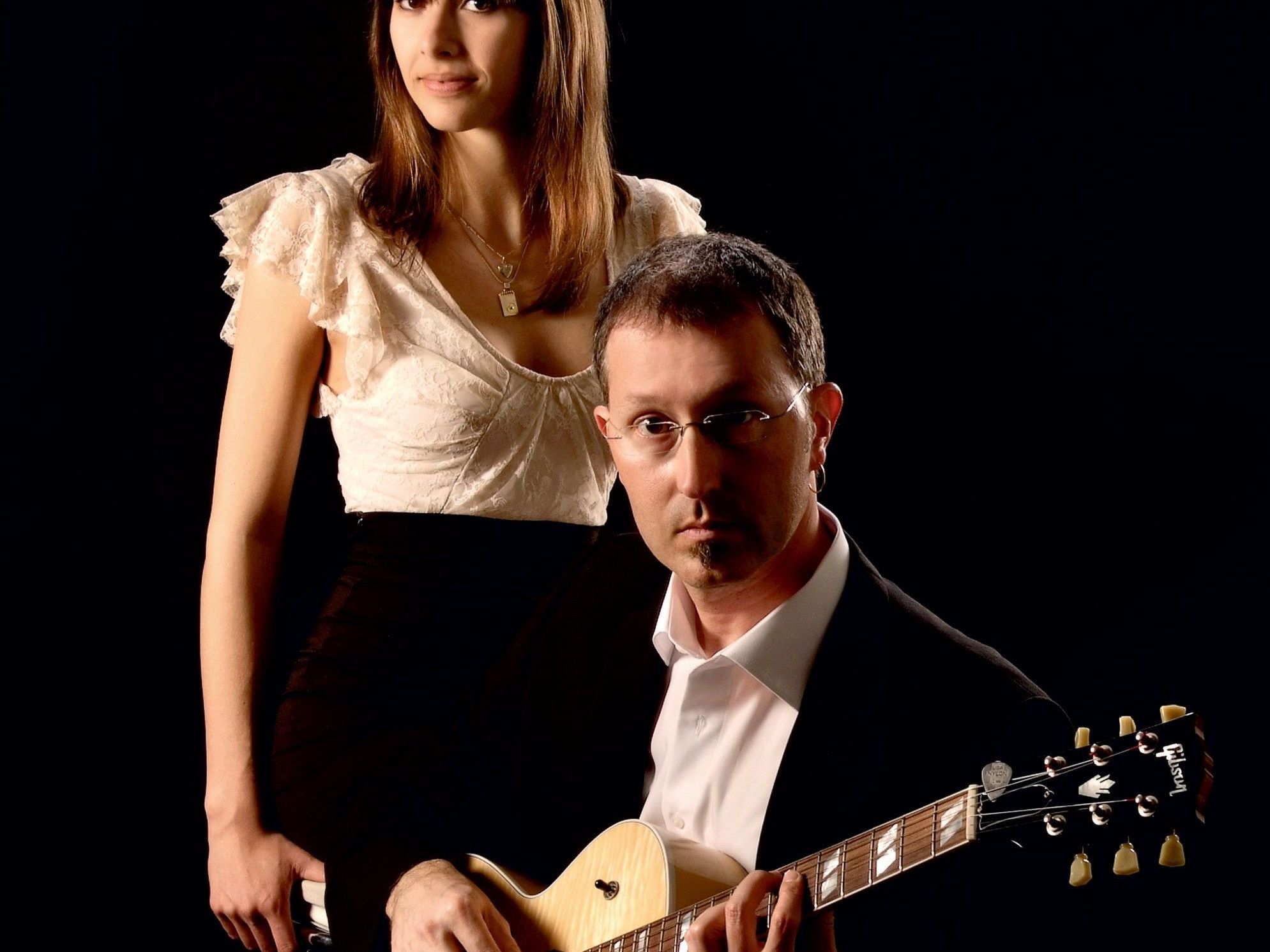 Céline Huber, Gesang - Oliver Fabro, Gitarre Céline Huber, Gesang - Oliver Fabro, Gitarre