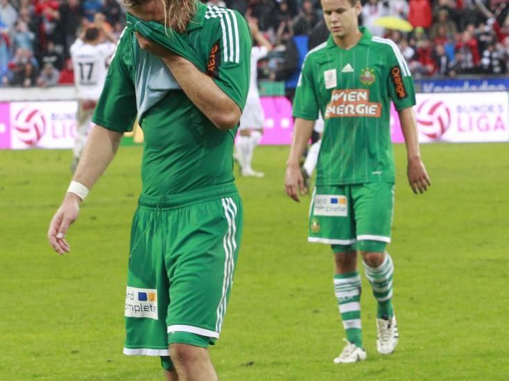 Der SK Rapid Wien verliert gegen den WAC. Im Bild Pichler und Schaub. Der SK Rapid Wien verliert gegen den WAC. Im Bild Pichler und Schaub.