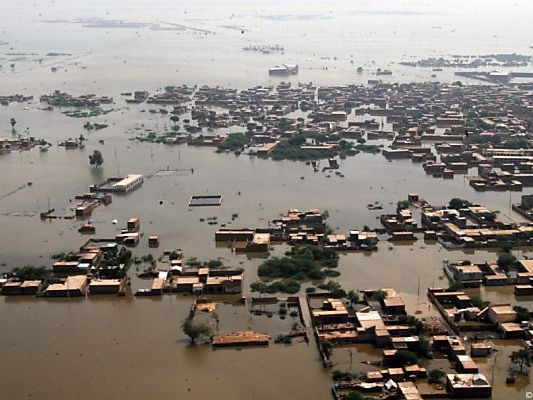 Überschwemmungen auch in Pakistan Überschwemmungen auch in Pakistan