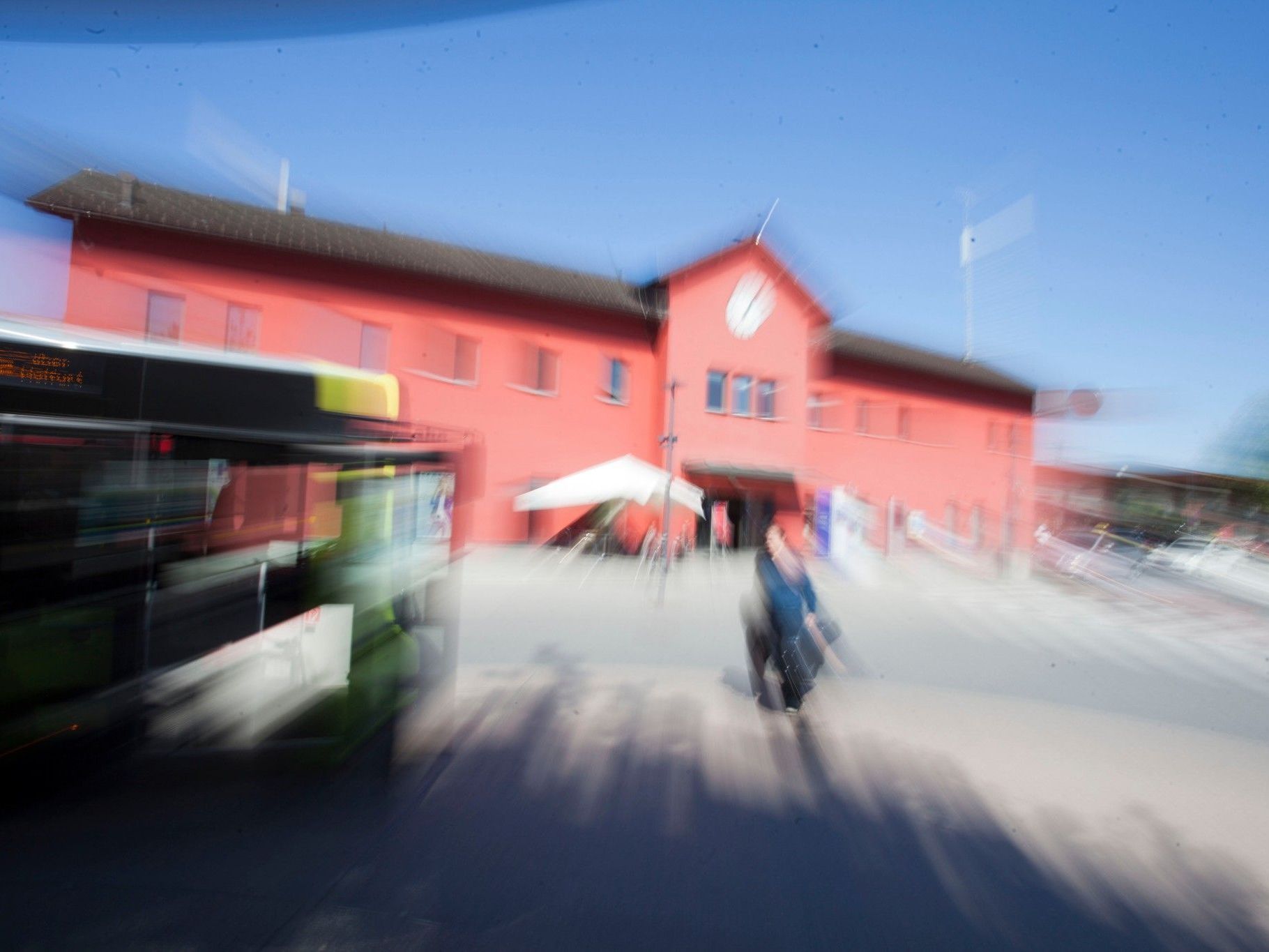 Raub am Bahnhof Dornbirn am helllichten Tag - Verdächtiger in Haft Raub am Bahnhof Dornbirn am helllichten Tag - Verdächtiger in Haft