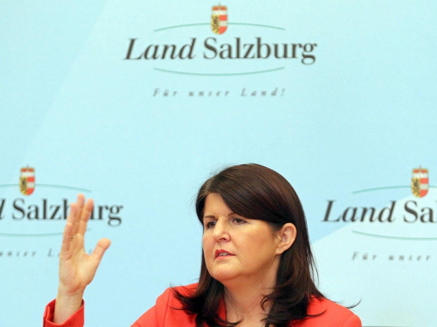 Landeshauptfrau Gabi Burgstaller könnte sich statt Studiengebühren auch ein Sozialjahr vorstellen.
