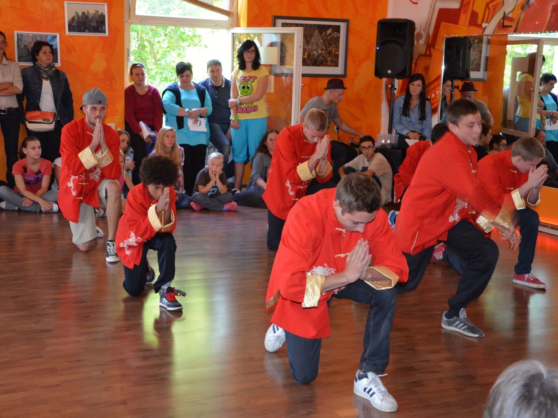 Floatworks in der Tanzschule Dornbirn Floatworks in der Tanzschule Dornbirn