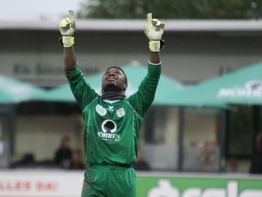 Dornbirn Goalie Joshua Ndybisi hielt seinen Kasten rein.