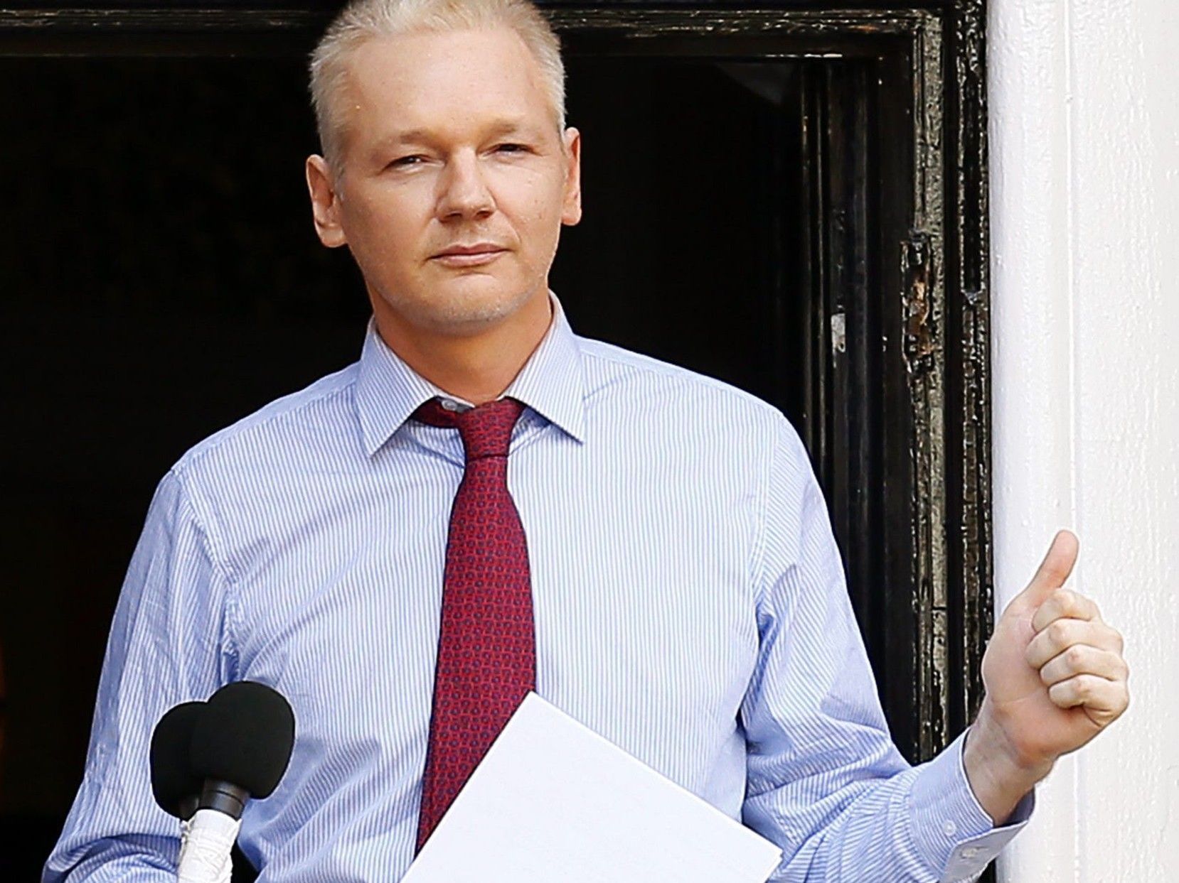 Julian Assange in der Botschaft von Ecuador. Julian Assange in der Botschaft von Ecuador.