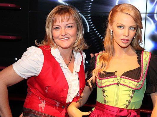 Bei Madame Tussauds in Wien sind derzeit Promis in Trachten zu sehen - hier etwa Kylie Minogue