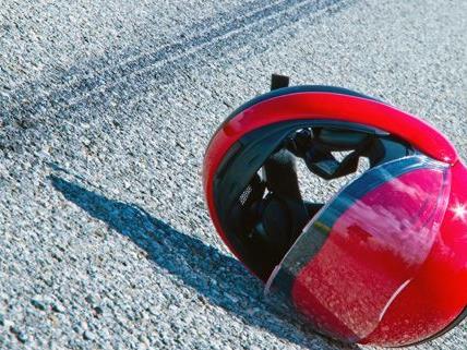 Ein Motorradfahrer hatte in Mödling einen tödlichen Unfall