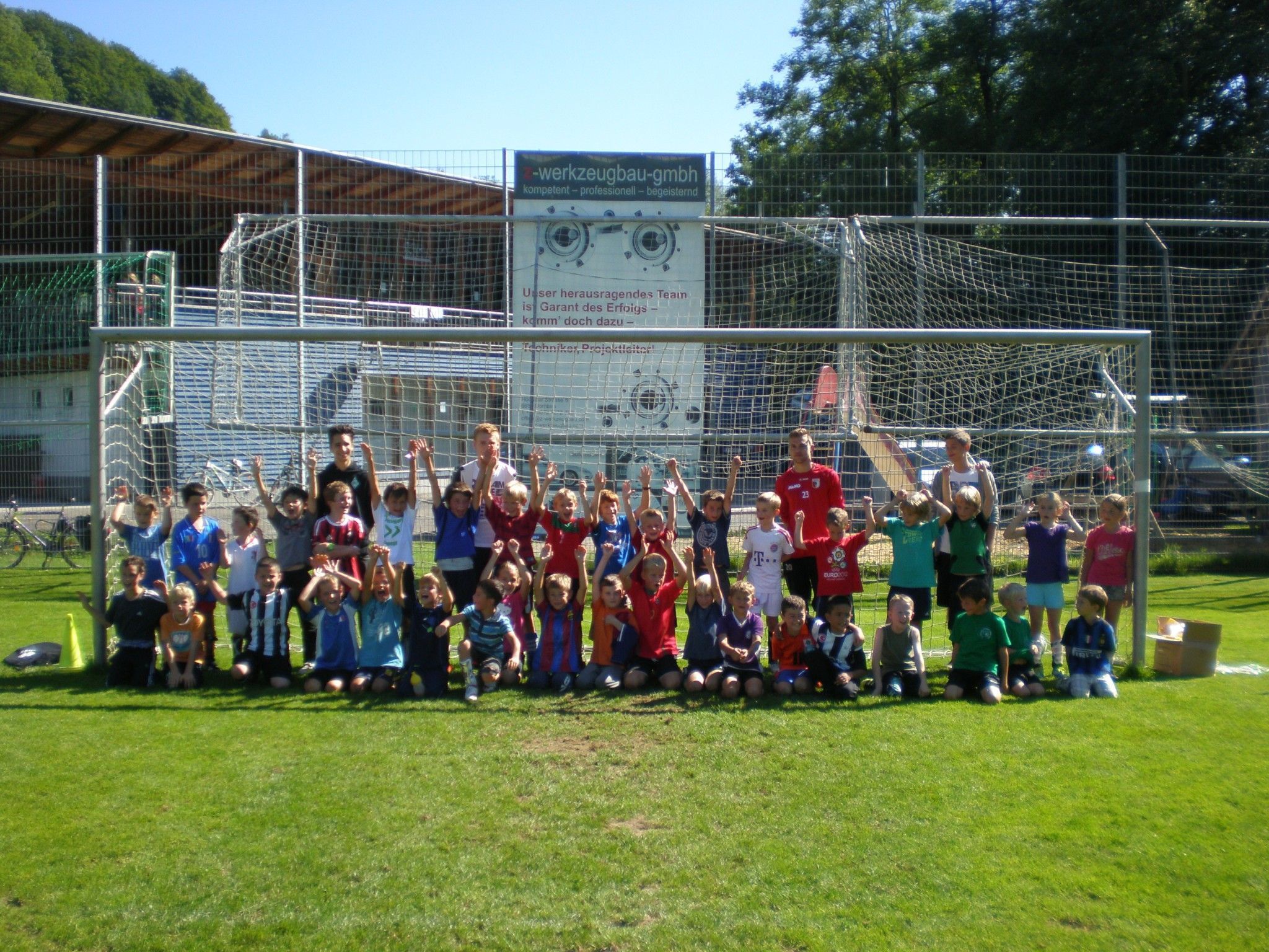 Die Kinder waren vom 1. Bregenzerwälder Straßenfußballturnier begeistert Die Kinder waren vom 1. Bregenzerwälder Straßenfußballturnier begeistert