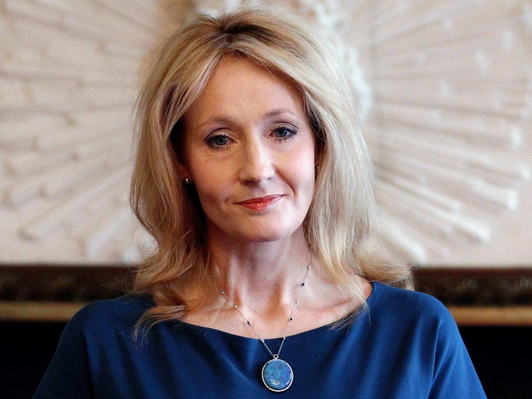 J.K. Rowling: Erste unter den Bestseller-Autoren die eine Milliarde Dollar verdiente.