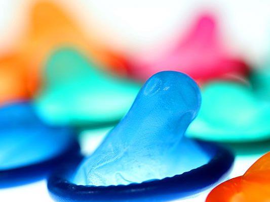 Verhütung ist für Herrn und Frau Österreicher selbstverständlich - zum Beispiel mit farbenfrohen Kondomen