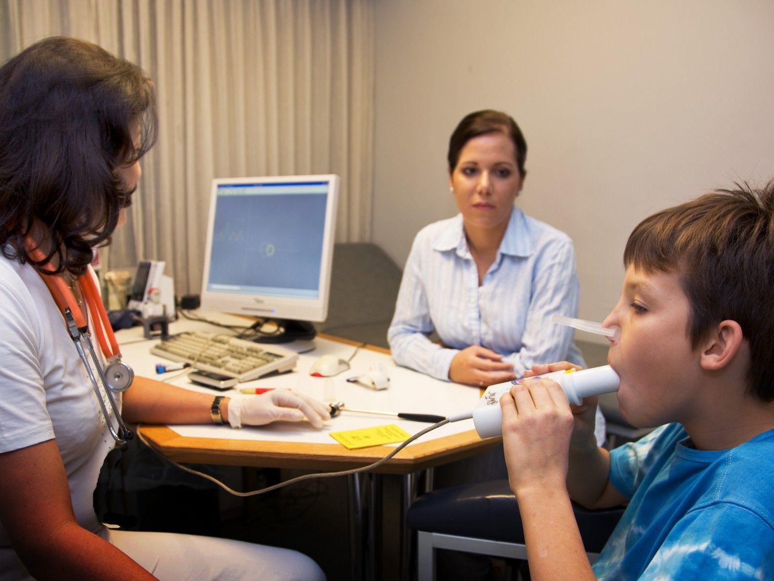 US-Forscher: Durch Einnahme von Asthma-Spray als Erwachsener durchschnittlich 1,2 Zentimeter kleiner. US-Forscher: Durch Einnahme von Asthma-Spray als Erwachsener durchschnittlich 1,2 Zentimeter kleiner.