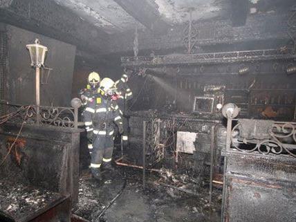 Der Ursache für den Brand in dem Wiener Neustädter Lokal ist noch unklar.