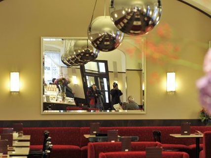 Auch im Café museum findet am 1. Oktober eine Lesung im Rahmen der EUNIC Week statt. Auch im Café museum findet am 1. Oktober eine Lesung im Rahmen der EUNIC Week statt.