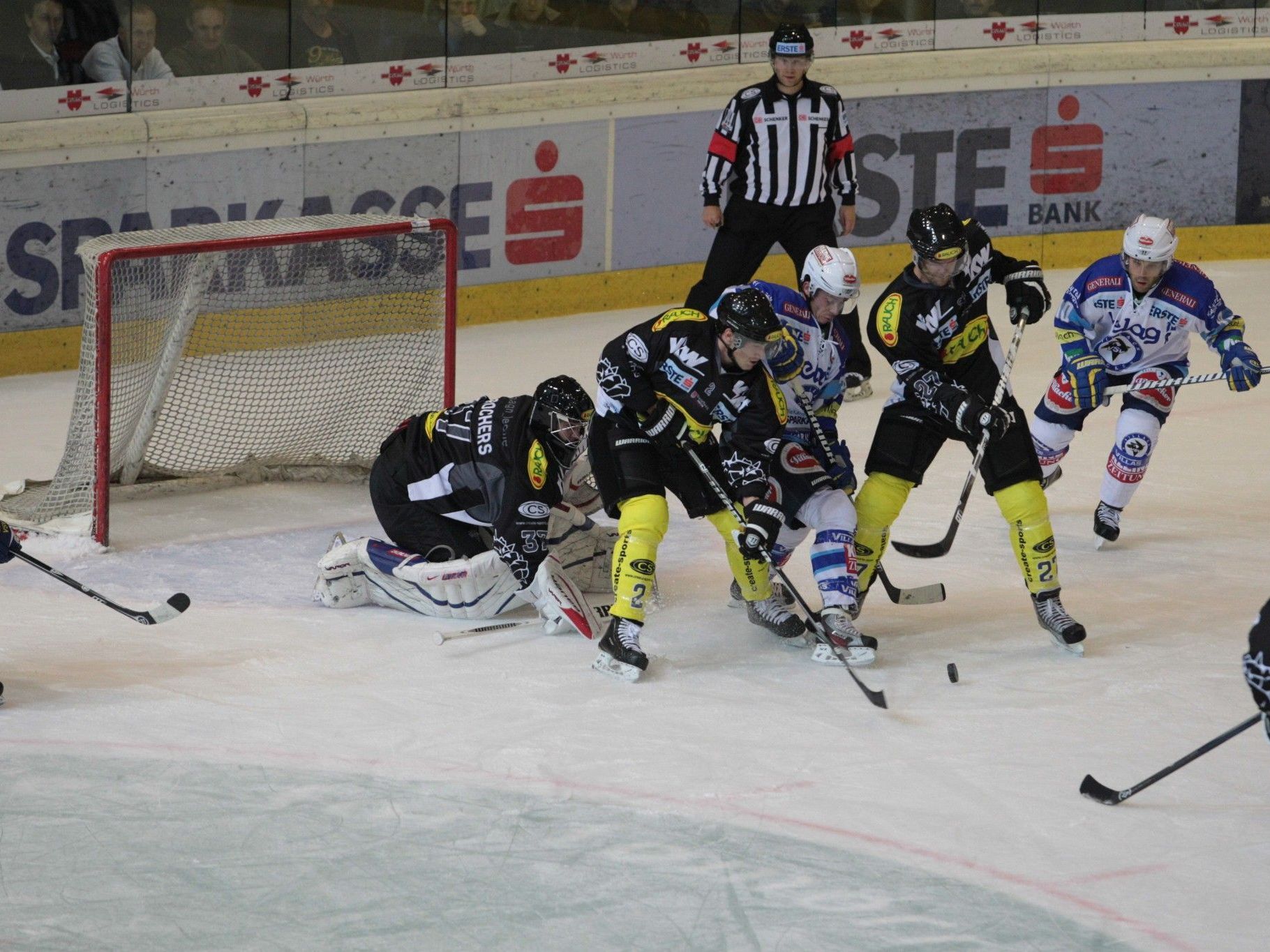 Die Bulldogs gingen in ihrem ersten Bundesliga-Match unter. Die Bulldogs gingen in ihrem ersten Bundesliga-Match unter.