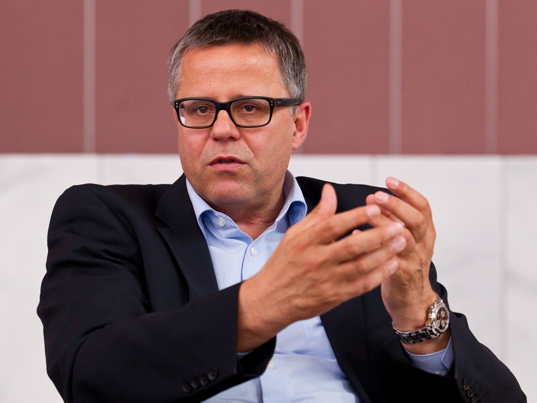 Frühstück: "Teure Wahlkampagnen sind nicht zu rechtfertigen". Frühstück: "Teure Wahlkampagnen sind nicht zu rechtfertigen".