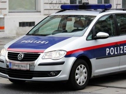 Ein betrunkener Mann verursachte am Sonntag einen Verkehrsunfall auf der Taborstraße. Ein betrunkener Mann verursachte am Sonntag einen Verkehrsunfall auf der Taborstraße.