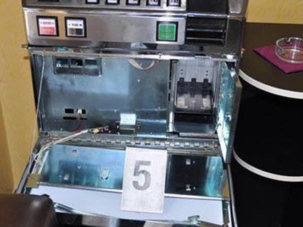 Es stellte sich heraus, dass die Hoteleinbrecher in einem anderen Lokal Spielautomaten aufgebrochen hatten.