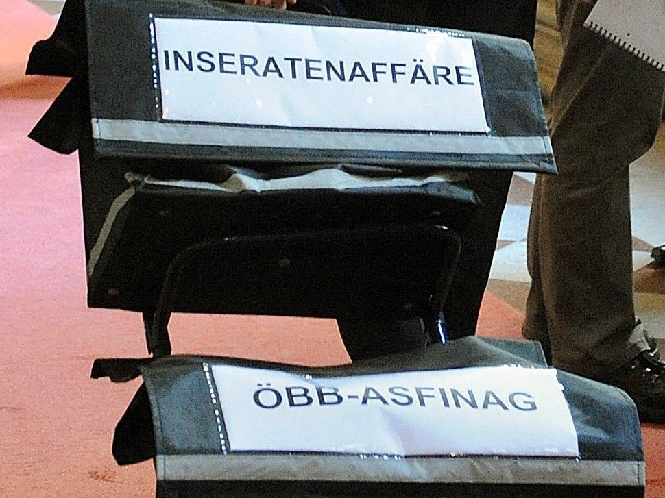 Akten des U-Ausschusses im Parlament. Akten des U-Ausschusses im Parlament.
