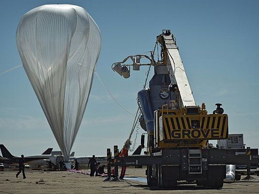 Am Dienstag musste Felix Baumgartner den Stratos-Sprung-Versuch abbrechen Am Dienstag musste Felix Baumgartner den Stratos-Sprung-Versuch abbrechen
