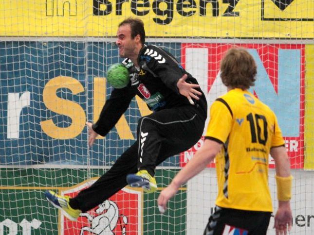 Bregenz-Keeper Goran Aleksic hielt vor allem in der zweiten Halbzeit stark Bregenz-Keeper Goran Aleksic hielt vor allem in der zweiten Halbzeit stark